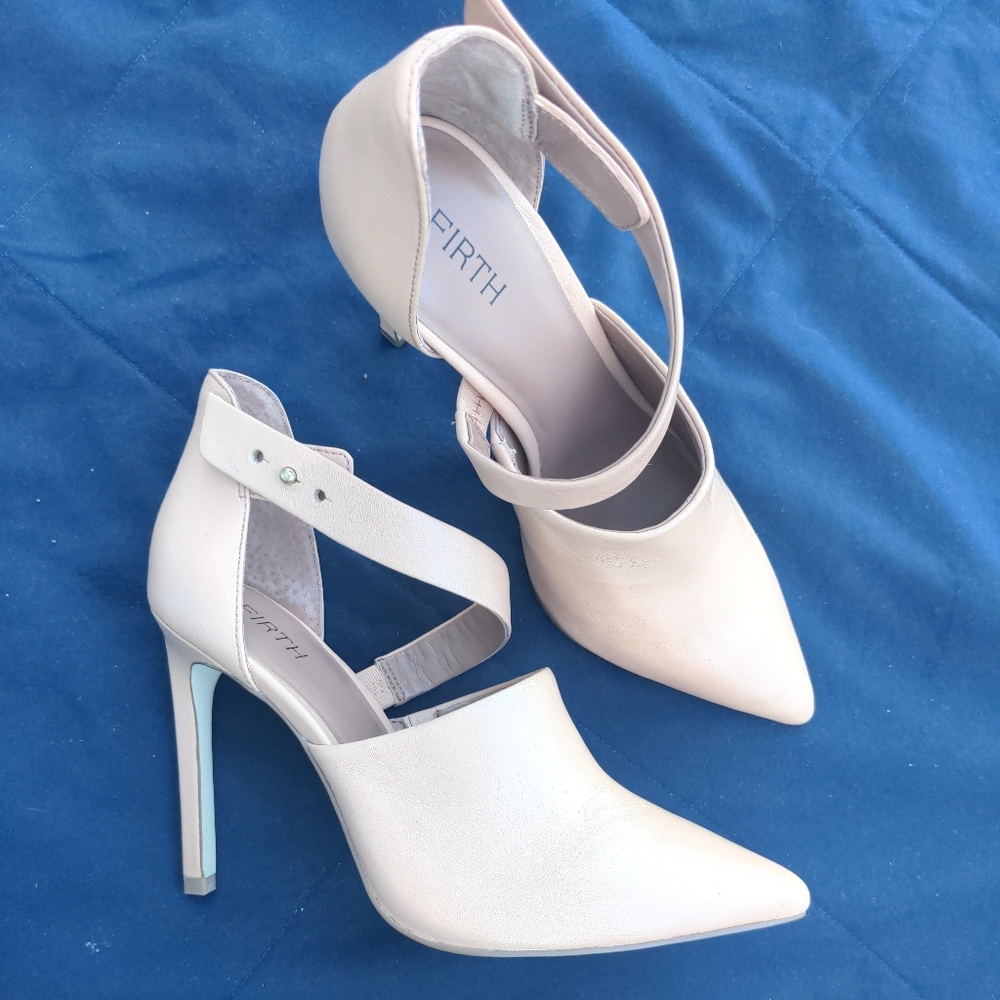 Firth tan leather high heels pointy toe 7.5